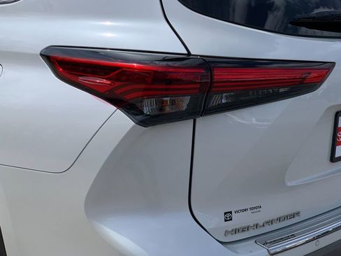 Used 2020 Toyota Highlander Platinum image 37
