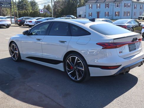 Used 2025 Audi S6 e-tron Prestige w/ 21" Black Optic Package image 7