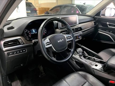 Used 2022 Kia Telluride EX w/ EX Premium Package image 2