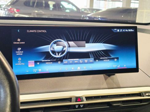 Used 2024 BMW iX xDrive50 w/ Sport Package AWD/4WD image 15