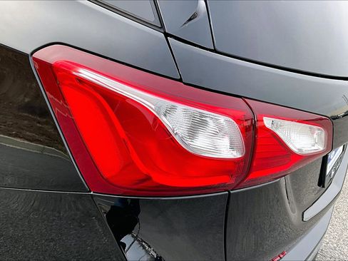 Used 2020 Chevrolet Equinox Premier w/ Premier Redline Edition image 25