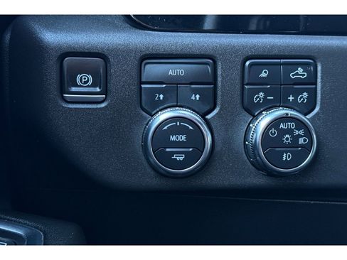 Used 2024 GMC Sierra 1500 SLT image 29