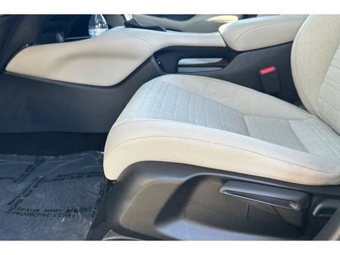 Used 2025 Honda HR-V LX image 13