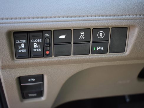 Used 2023 Honda Odyssey Touring image 29