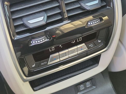 Certified 2024 BMW ALPINA XB7 AWD/4WD image 17