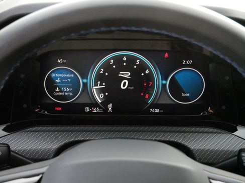 Used 2024 Volkswagen Golf R image 24