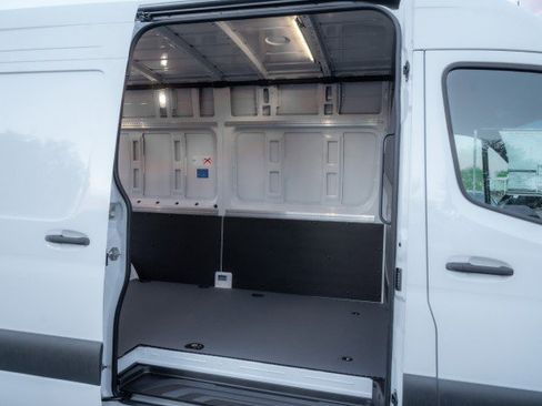 New 2025 Mercedes-Benz Sprinter 2500 image 10