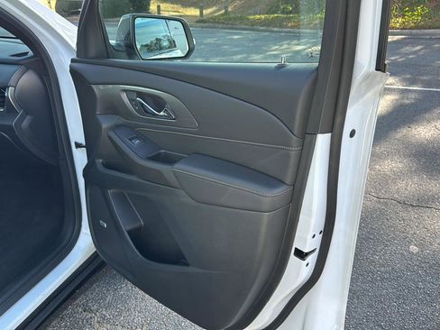 Used 2022 Chevrolet Traverse Premier w/ Redline Edition image 12