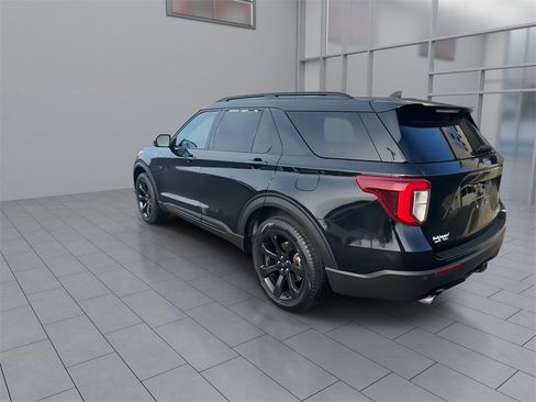 Used 2023 Ford Explorer ST-Line w/ Class IV Trailer Tow Package image 6