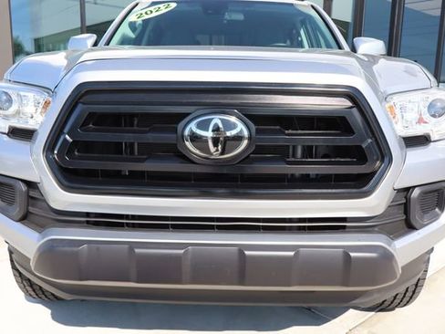 Used 2022 Toyota Tacoma SR w/ SR Convenience Package image 15