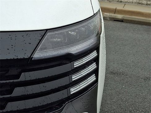 Used 2025 Nissan Kicks SV image 9