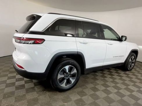 Used 2023 Jeep Grand Cherokee 4WD 4xe image 5