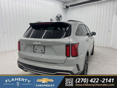 Used 2022 Kia Sorento SX image 3