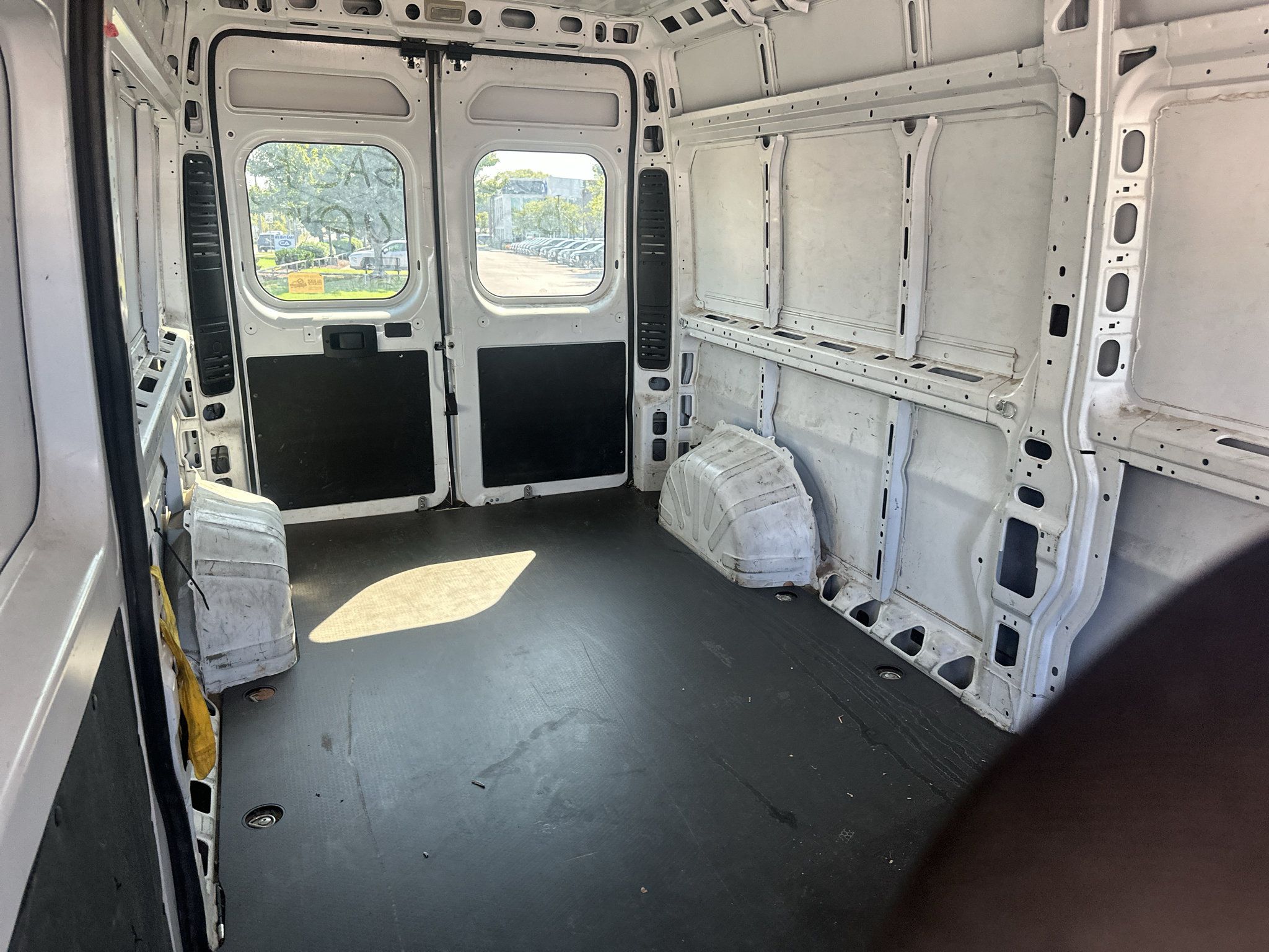 Used 2023 RAM ProMaster 2500 FWD image 12