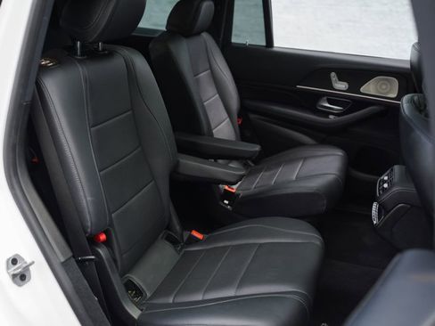 Used 2022 Mercedes-Benz GLS 450 4MATIC w/ AMG Line Exterior image 26