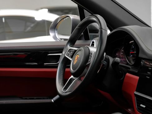 Used 2023 Porsche Cayenne Platinum Edition AWD/4WD image 18