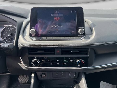 Used 2024 Nissan Rogue S FWD image 23