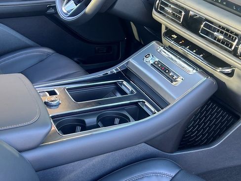New 2026 Lincoln Aviator AWD image 11