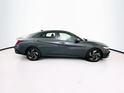 Used 2025 Hyundai Elantra SEL FWD image 10