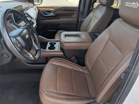 Used 2023 Chevrolet Suburban High Country image 10