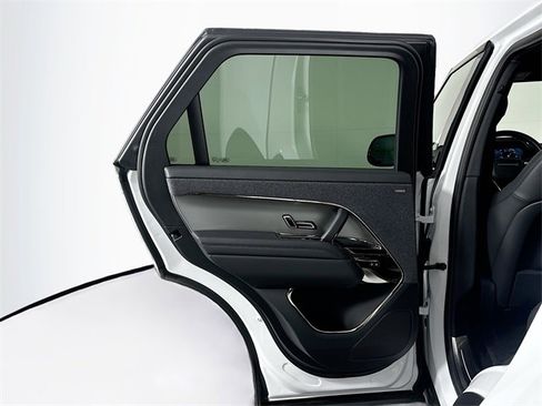 Used 2025 Land Rover Range Rover Sport SE image 23