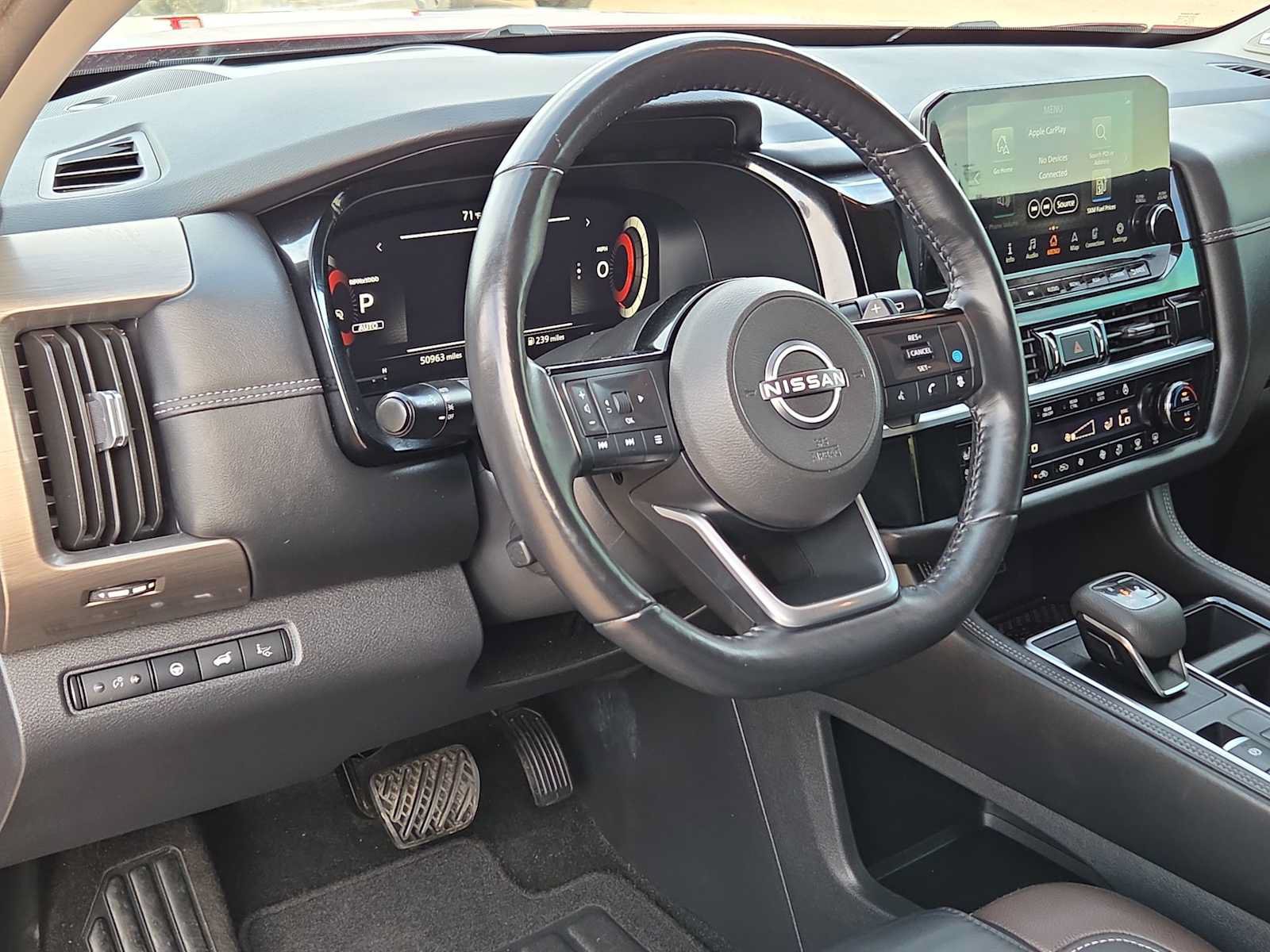 Used 2023 Nissan Pathfinder Platinum w/ Lighting Package (N92) AWD/4WD image 10