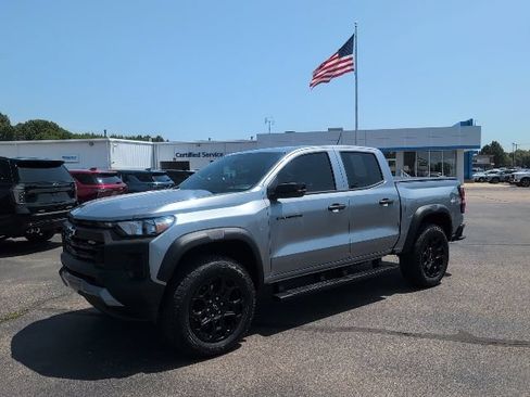 Used 2026 Chevrolet Colorado Trail Boss AWD/4WD image 2
