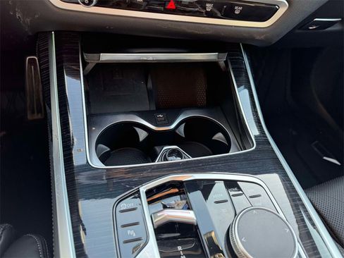 Certified 2026 BMW X7 xDrive40i w/ M Sport Package image 16