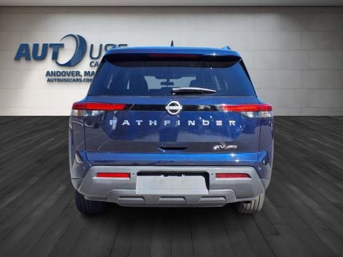 Used 2024 Nissan Pathfinder SV image 5