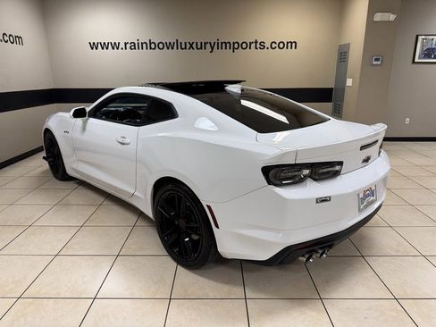 Used 2021 Chevrolet Camaro LT w/ Technology Package image 4