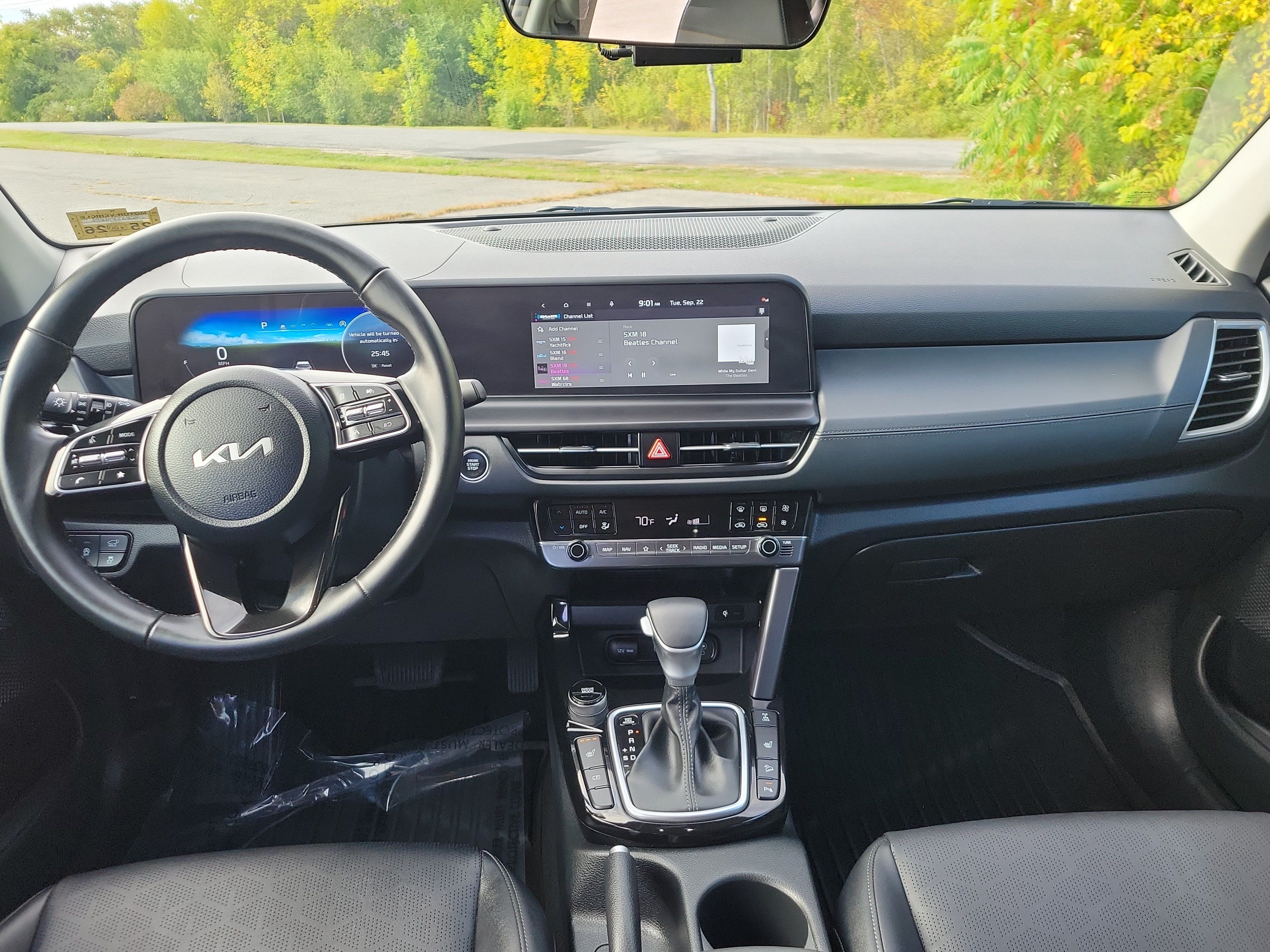 Used 2025 Kia Seltos EX AWD/4WD image 18