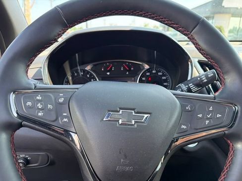Used 2024 Chevrolet Equinox RS FWD image 18