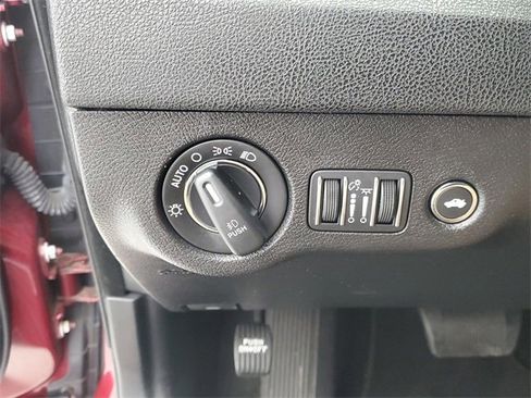 Used 2020 Chrysler 300 Limited image 29