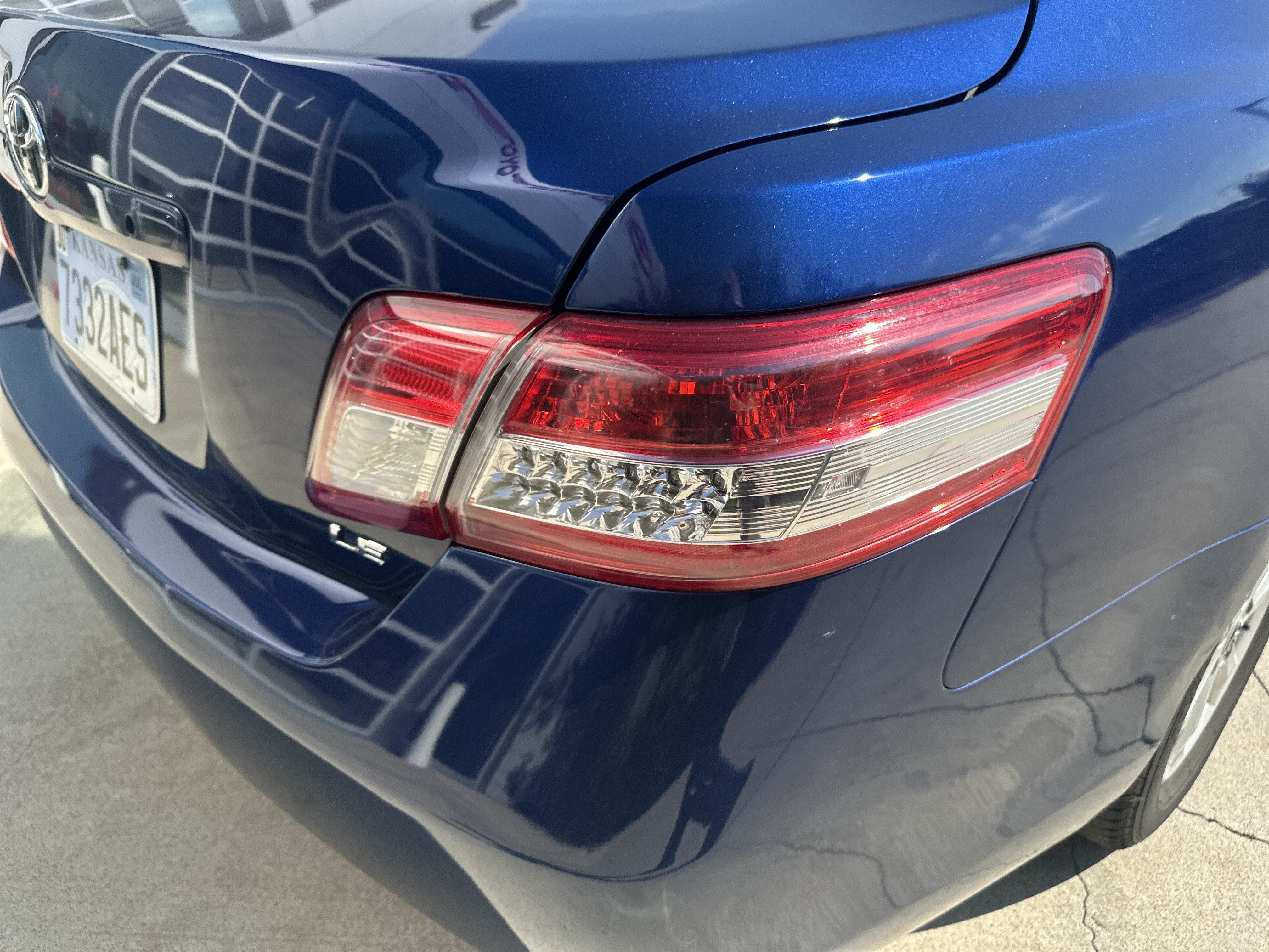 Used 2011 Toyota Camry LE w/ LE Extra-Value Pkg FWD image 8