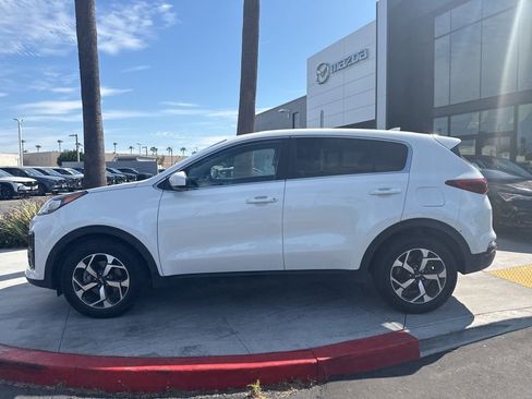 Used 2022 Kia Sportage LX image 7