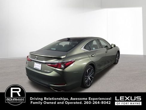 Used 2025 Lexus ES 350 Ultra Luxury image 6