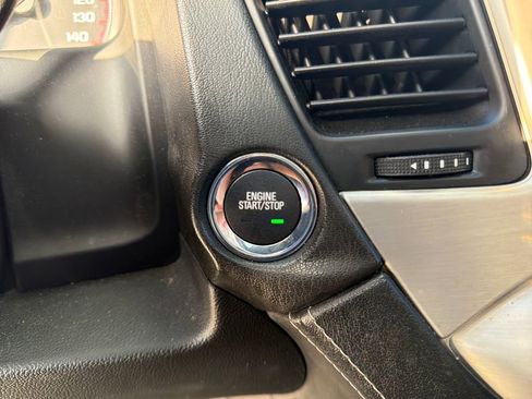 Used 2015 GMC Yukon Denali w/ Premium Package image 31