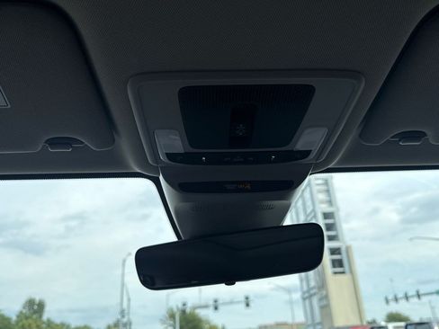 Certified 2024 Honda HR-V EX-L image 32