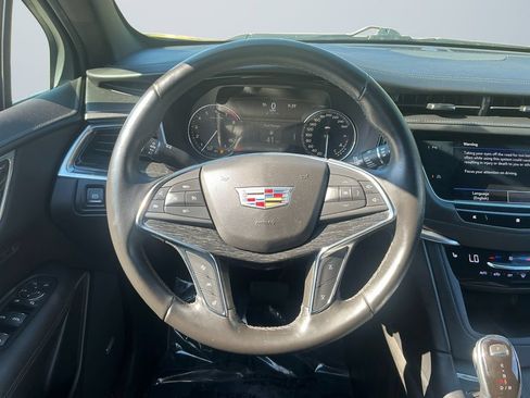 Used 2021 Cadillac XT5 Premium Luxury AWD/4WD image 12