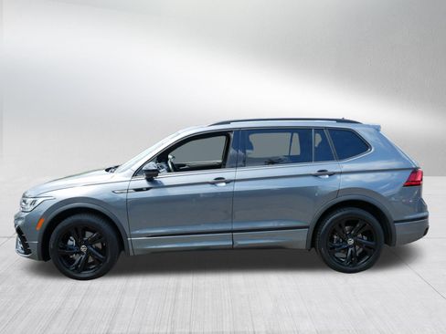 Certified 2023 Volkswagen Tiguan SE R-Line AWD/4WD image 4
