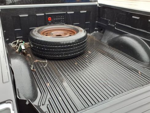 Used 2010 Ford F150 XLT image 3