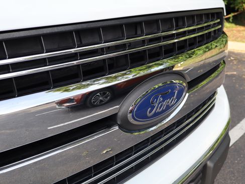 Used 2019 Ford F150 Lariat AWD/4WD image 16