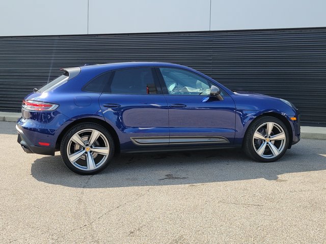 Certified 2026 Porsche Macan Turbo AWD/4WD image 8
