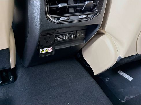 New 2025 Jeep Grand Cherokee Limited w/ Luxury Tech Group II image 27