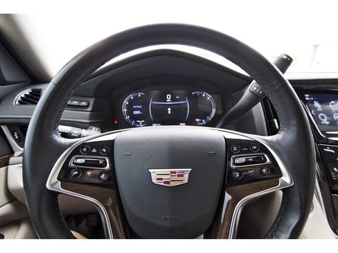Used 2020 Cadillac Escalade Luxury RWD image 16