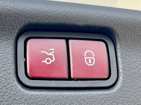 Certified 2023 Mercedes-Benz C 300 4MATIC Sedan image 38