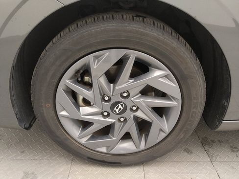 Used 2024 Hyundai Elantra SEL image 31