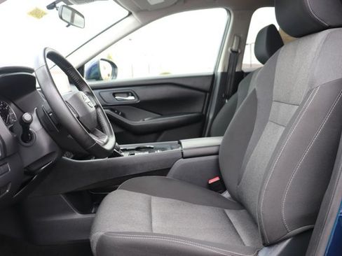 Used 2025 Nissan Rogue SV FWD image 10
