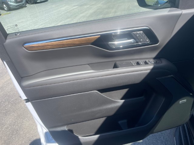 New 2026 Chevrolet Tahoe High Country w/ Sun And Tow Package AWD/4WD image 11