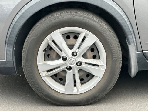 Used 2018 Nissan Kicks S image 40